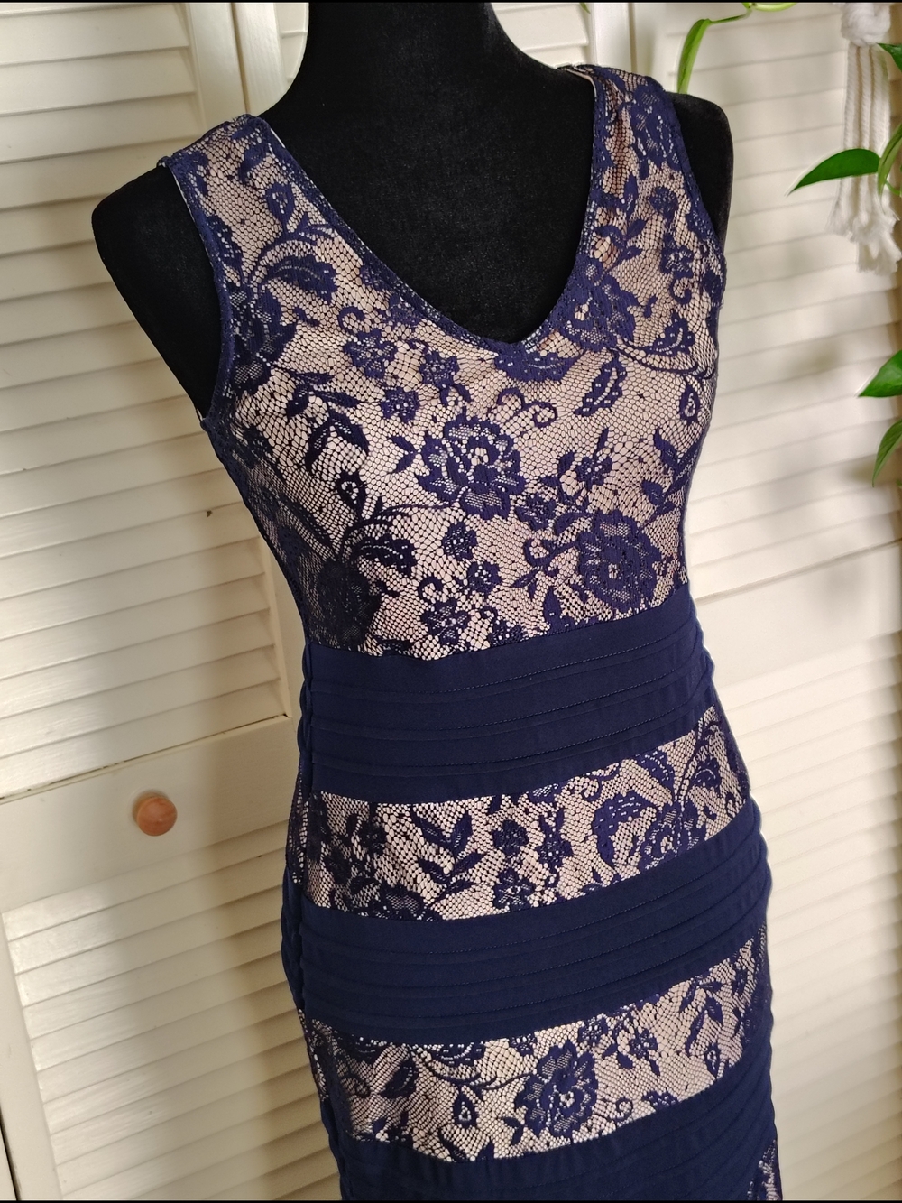 Candalite Petite Navy Blue Stretch Lace V-Neck Maxi Dress Size PM – Like New - Picture 12 of 13